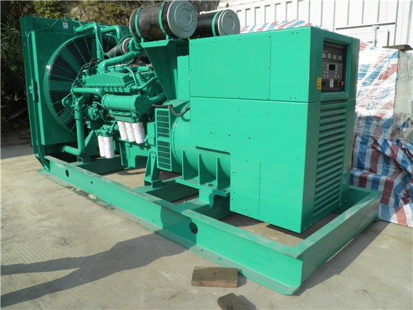 玉山出租发电机 发电机组厂家：柴油发电机组的控制屏的作用是什么？