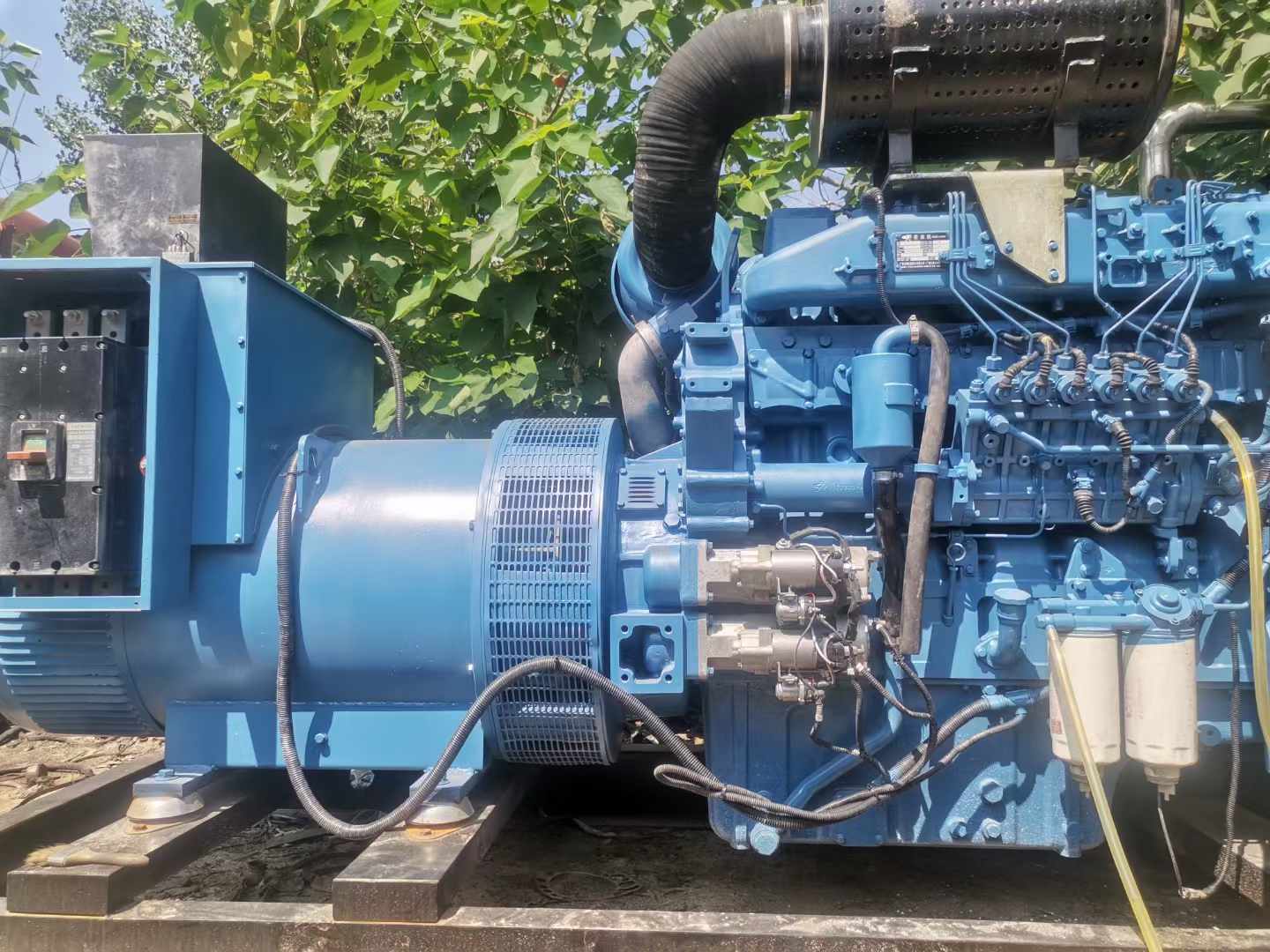 玉山详细说明降低 800kW 柴油发电机输出电流波动的方法