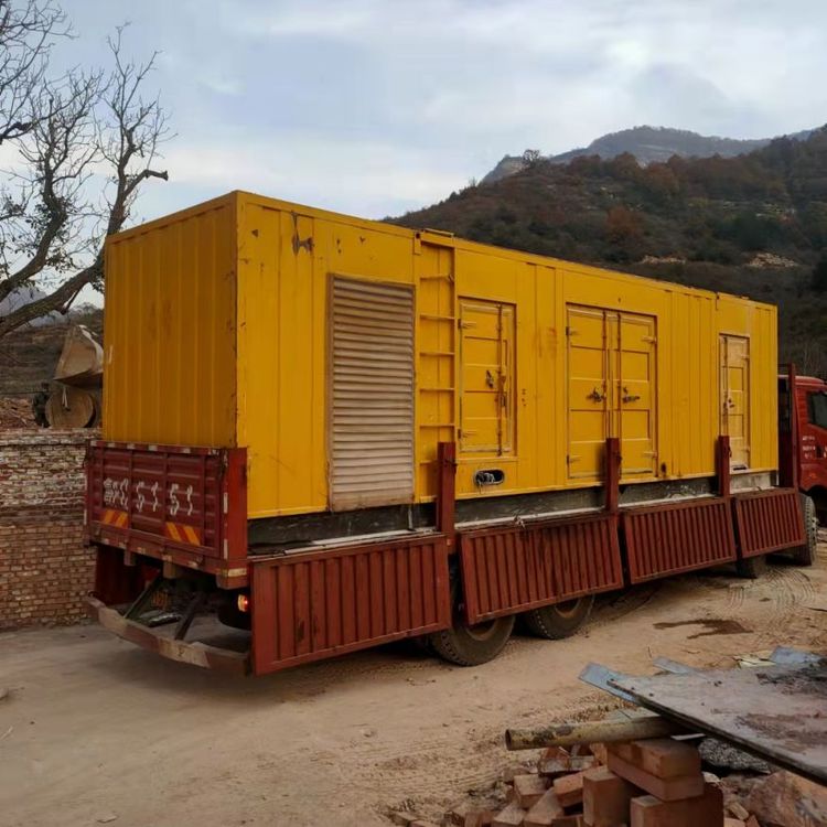 玉山200kW 发电机组在带电阻性负载时，输出功率会受到哪些因素的影响？